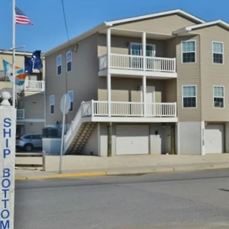Spacious, Light And Bright Ship Bottom Ocean Block Home Only 7 Houses From The Beach With Outdoor Entertaining Area 14018